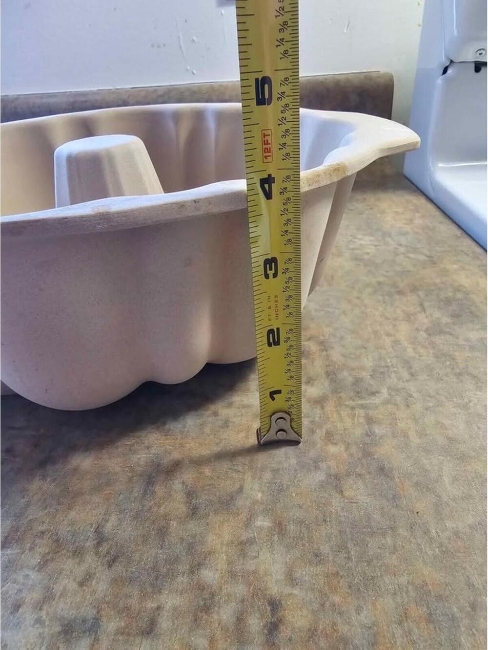 Pampered Chef Family Heritage Stoneware Fluted Bundt Cake Pan - Picture 5 of 9